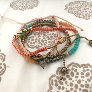 Set of 4 bracelets